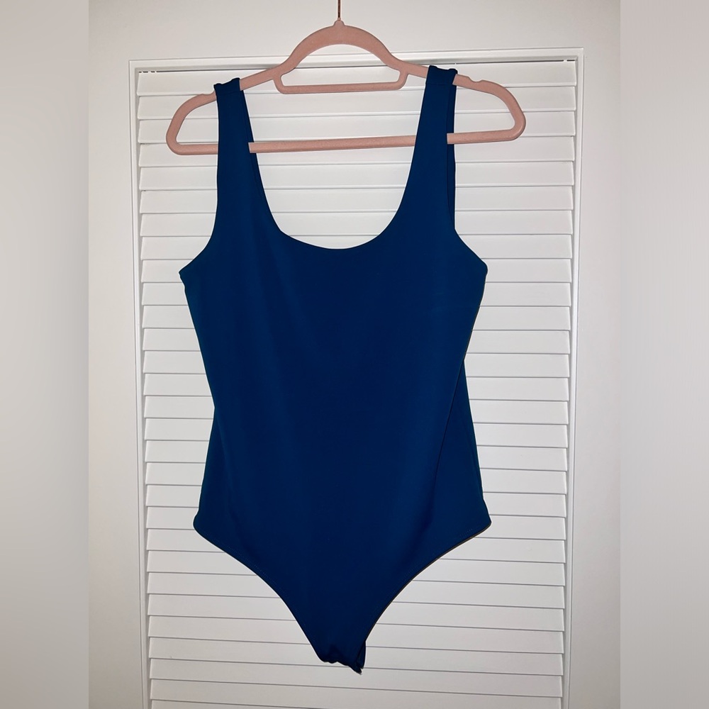 Express Body Contour Compression Scoop Neck Bodysuit in Teal